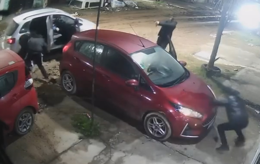 Off-duty officers fatally shoot armed robbers in two separate attempted assaults - Argentina