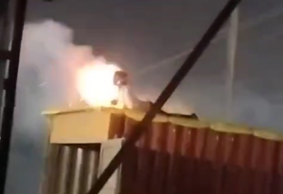 Truck loader electrocuted and decapitated after touching high-voltage line while fixing tarpaulin - India
