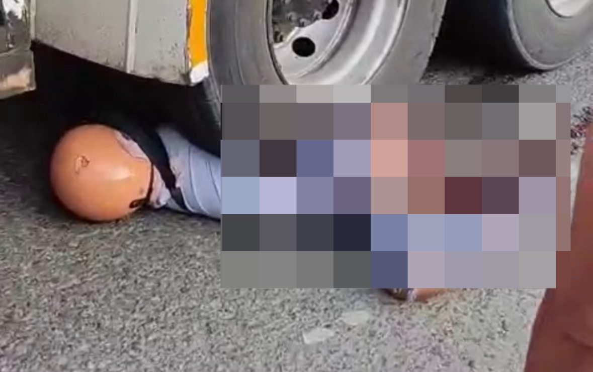 Motorcyclist killed after attempting to overtake fuel tanker in Penajam - Indonesia