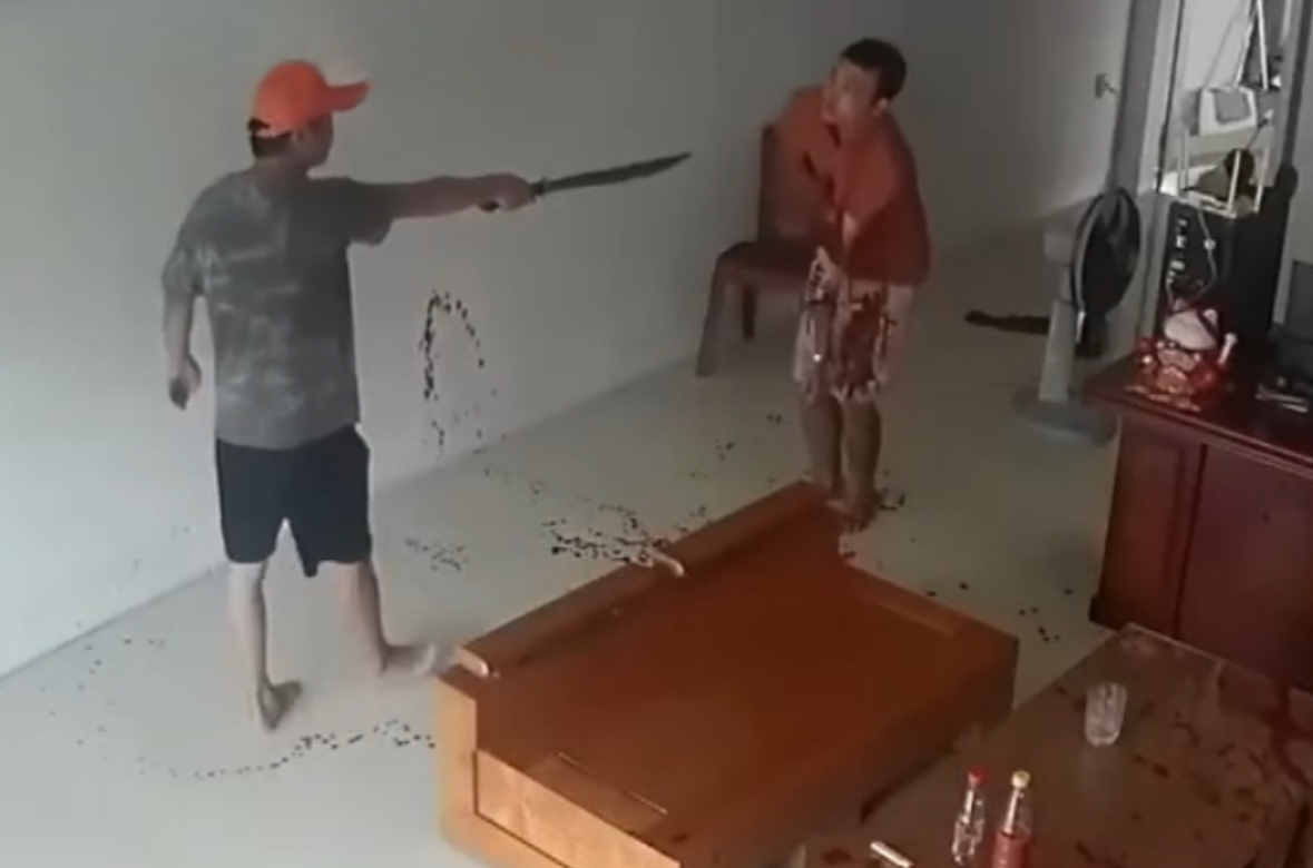 Man’s arm partially severed in brutal home attack in Hải Phòng - Vietnam