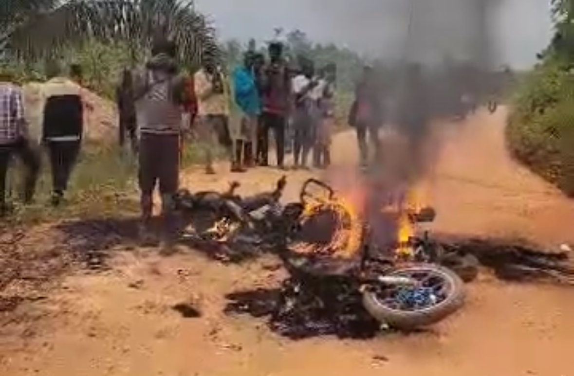 Head-on motorbike crash sparks fire, killing three - Ghana