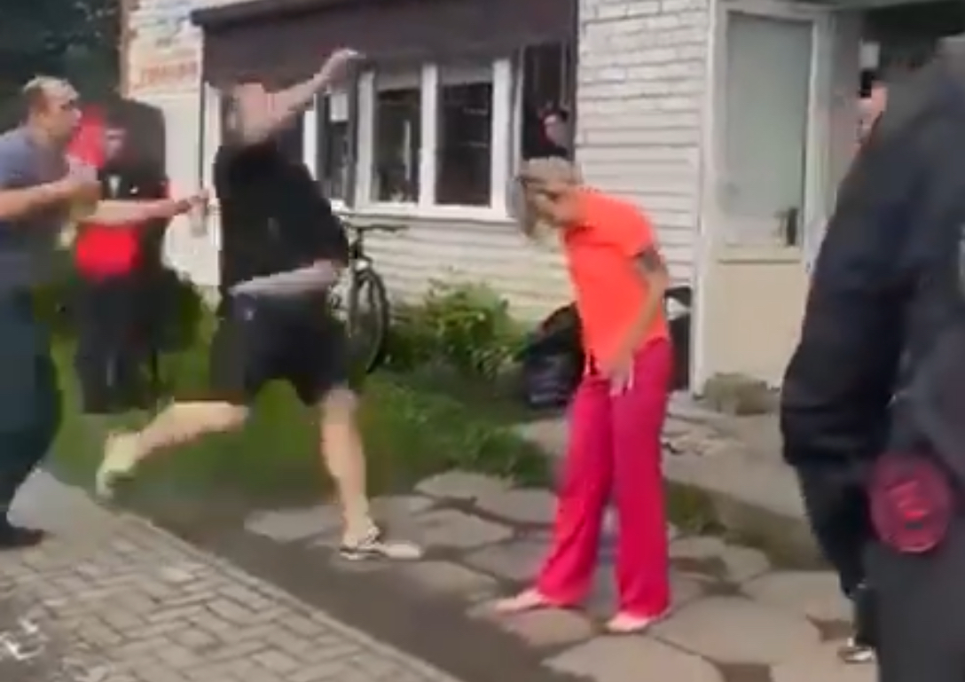Man arrested in Tver after video shows him kicking woman near Café - Russia