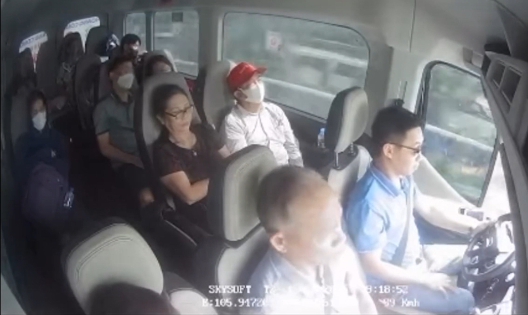 Passenger bus thrown off expressway in multi-vehicle crash, eight injured - Vietnam
