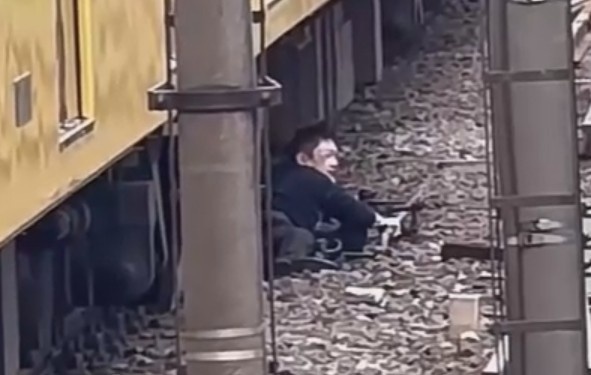 Midday tragedy on Shinjuku Line as person struck and killed by train - Japan