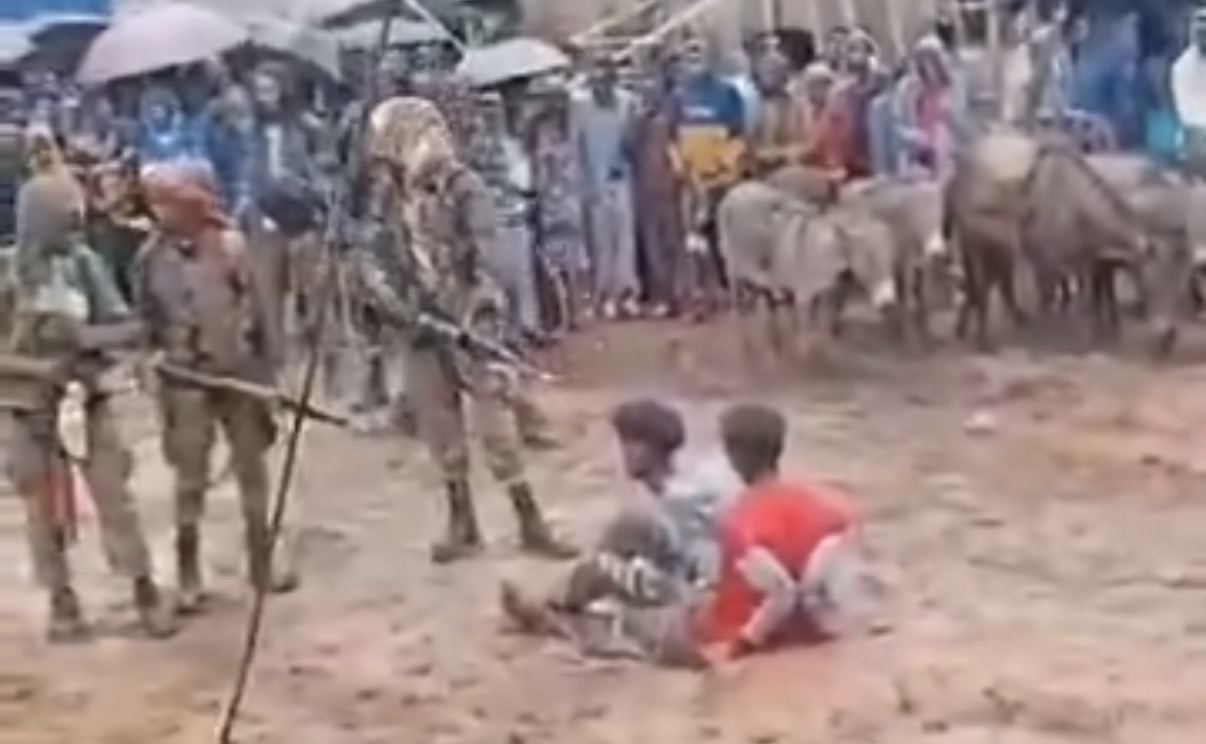 Two men executed in public after being accused of treason - Ethiopia