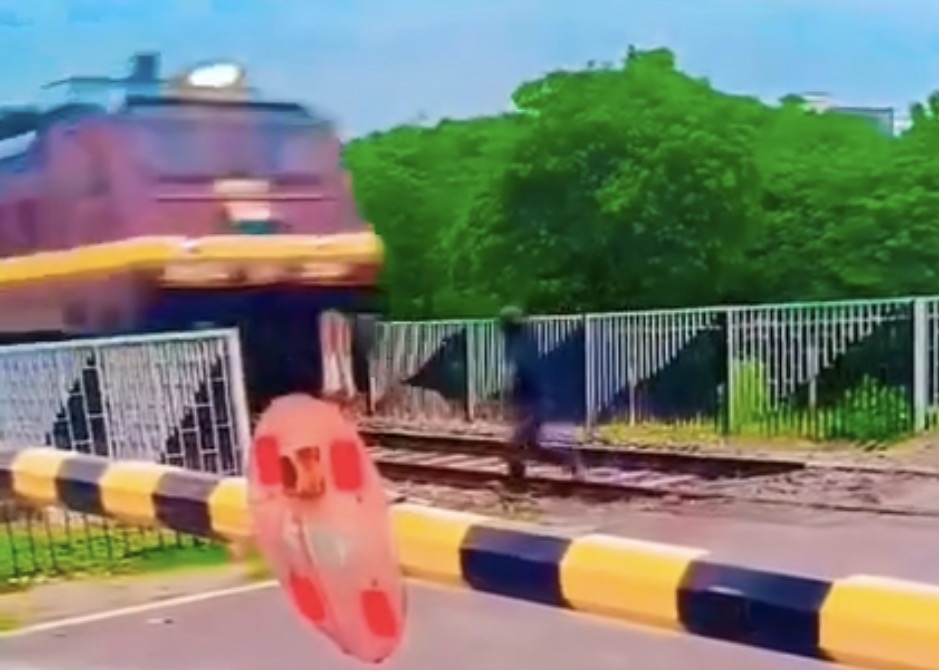 Man fatally struck by speeding train at railway crossing - India