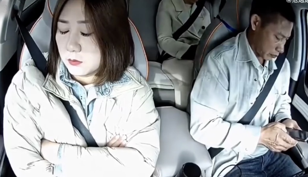 Man killed after relying on car’s Autopilot and using phone behind the wheel - China