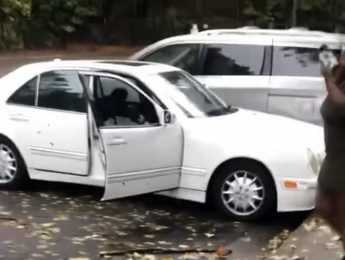 Two men found dead inside car on DeKalb County street - Georgia