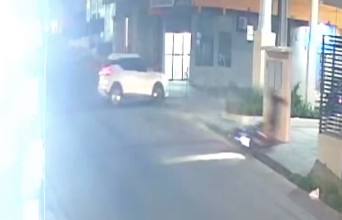 Motorcyclist dies after being hit by vehicle and thrown into school wall in Manaus - Brazil