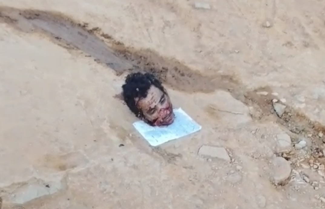Man found brutally dismembered and decapitated with a note attached - Brazil