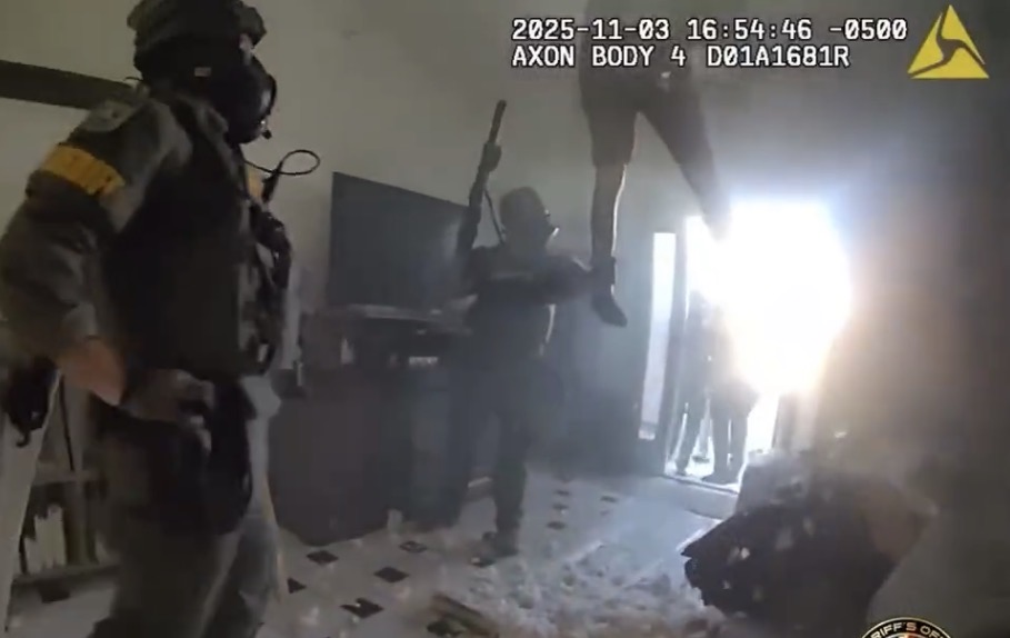 Stolen truck crook drops through roof ending tense standoff while trying to hide in loft - Florida