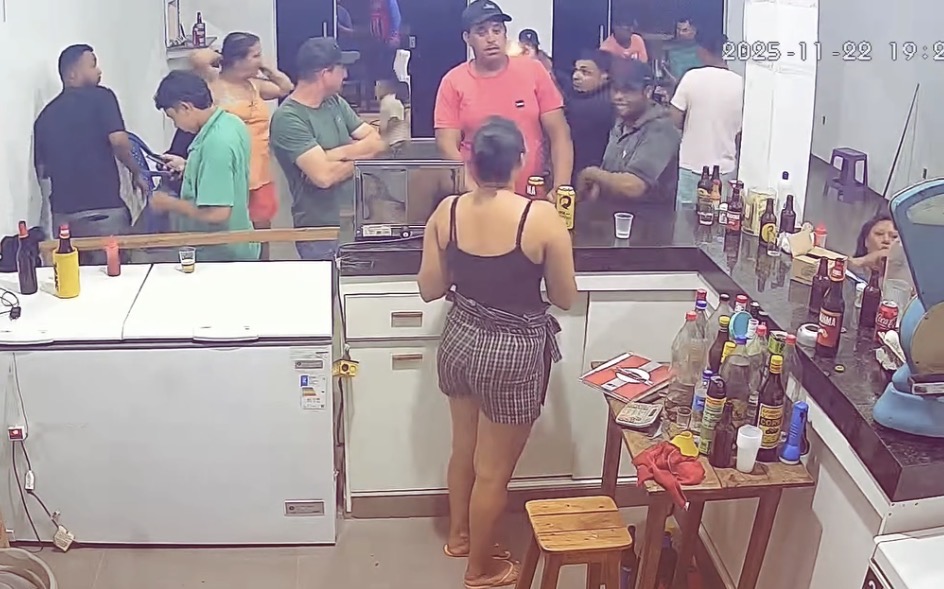 Man shot dead at close range at a bar following an earlier dispute - Brazil