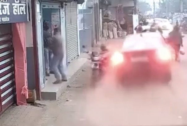 Speeding car mows down pedestrians and dog in Patna; one dead, five injured - India