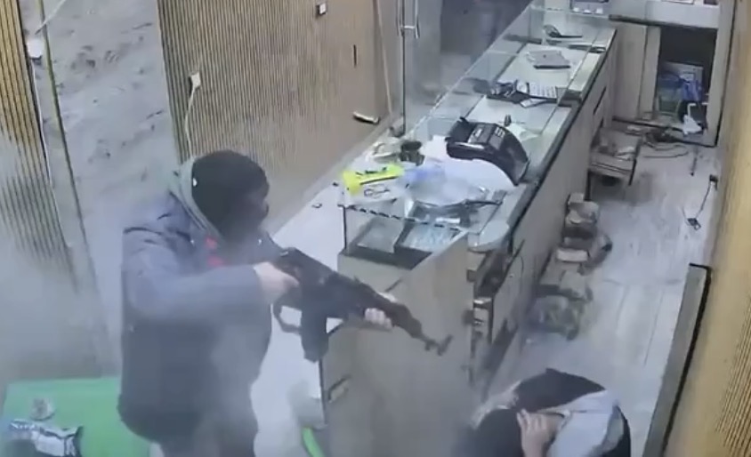 Armed gunmen attack jewelry store in Aleppo, two brothers targeted and gold stolen - Syria