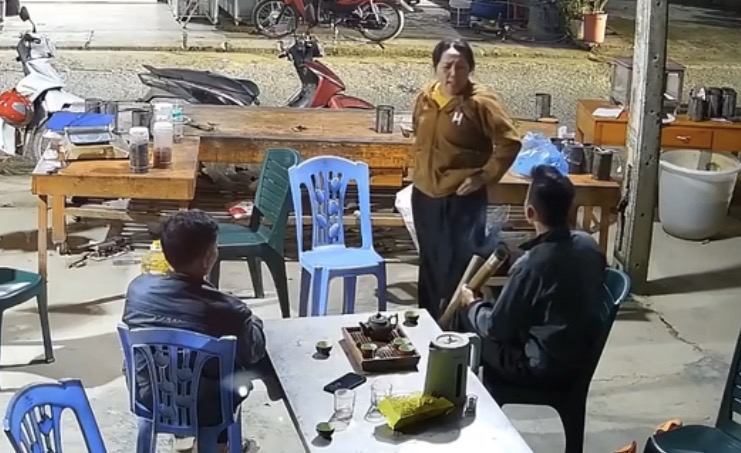 Woman stabs husband to death in self-defence after being attacked inside their home in Lào Cai - Vietnam