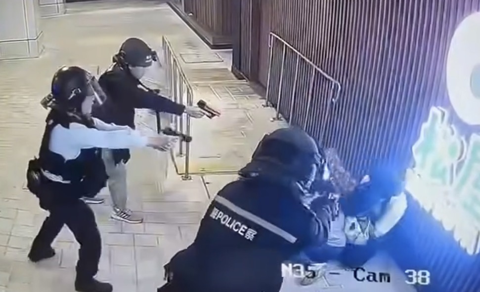 Police shoot knife-wielding man in Tuen Mun after he posed an immediate threat to public safety - Hong Kong