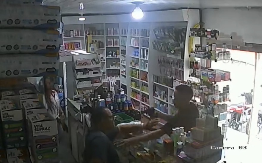 Police officer shot dead during armed attack inside pharmacy in Ananindeua - Brazil