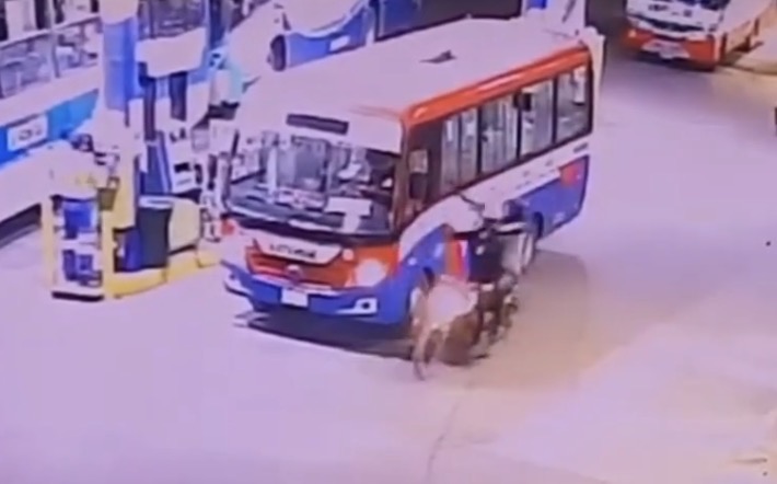 Public transport driver shot dead after a motorcycle pulled up and opened fire - Peru