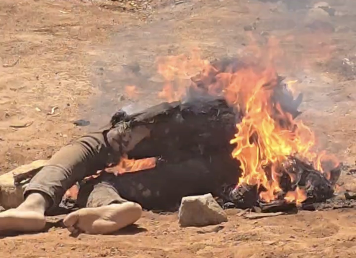 Man accused of theft dragged into the street and set on fire by locals - Kenya