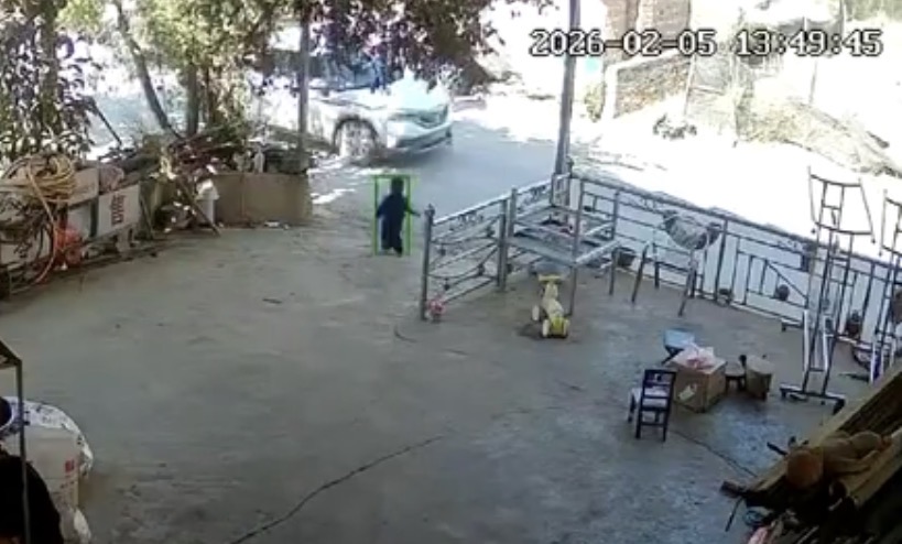 Toddler runs into traffic, struck by car - China
