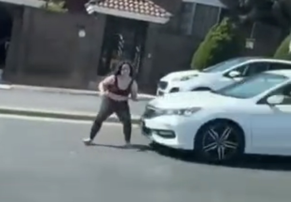 Woman critically injured after running into traffic during apparent mental health crisis - Mexico
