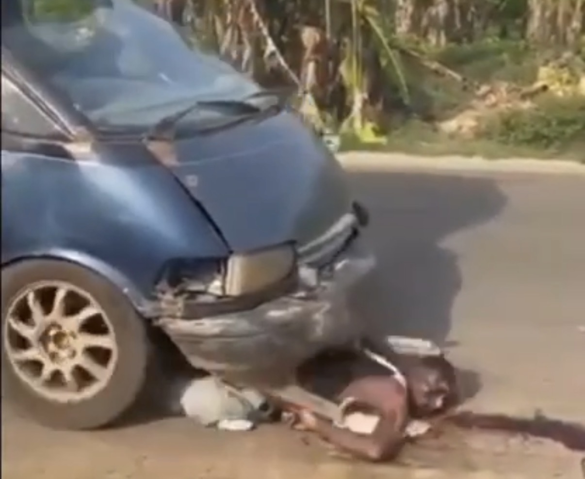Man dies after being run over in horrific car accident - Cameroon