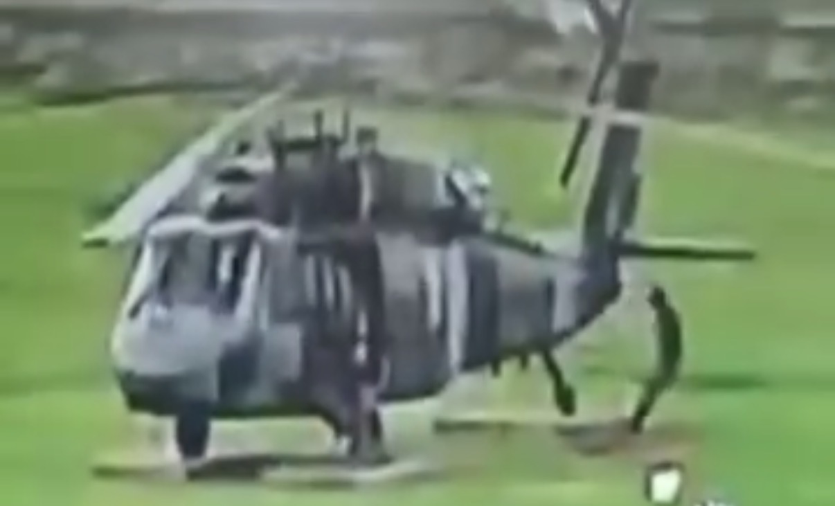 Lightning strikes Black Hawk helicopter, soldier seriously injured during guard duty - Colombia