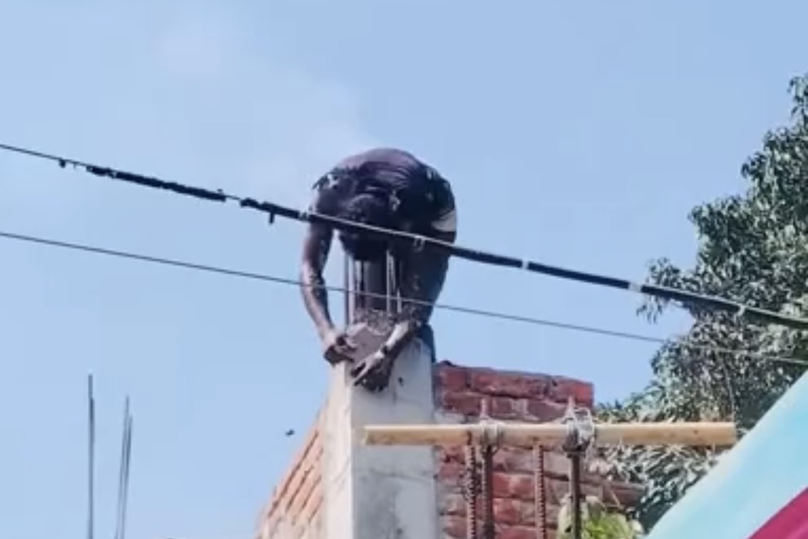 Man electrocuted and burned to death after his head made contact with high-voltage overhead power cables - India
