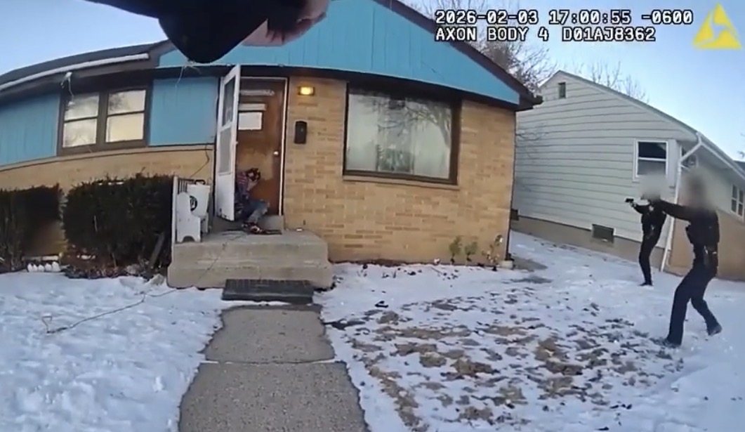 Suspect shot and killed by officers after fleeing a traffic stop and brandishing a firearm - Milwaukee