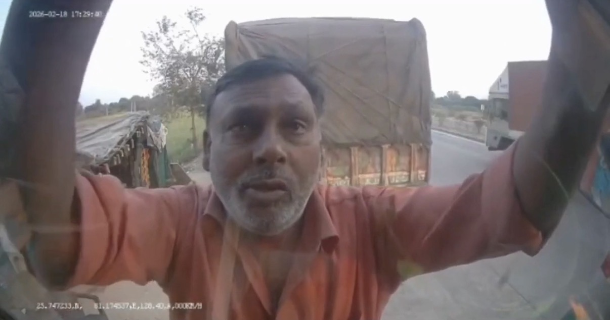 Truck driver fatally crushed between two vehicles on Kanpur–Allahabad Highway - India