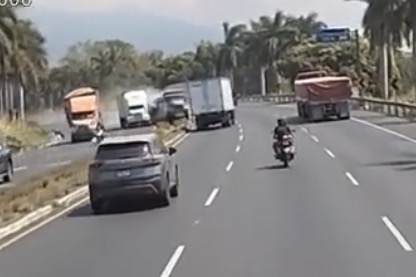 Three killed in multi-vehicle crash on major highway - Guatemala