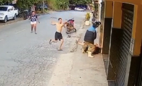 Man killed while attacking ex-partner with hatchet as bystander intervenes to stop assault - Brazil