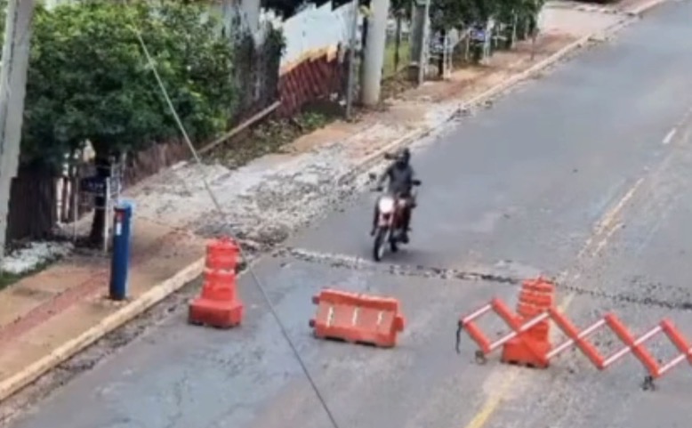 Motorcyclist killed after crashing into invisible cable stretched across closed road - Brazil