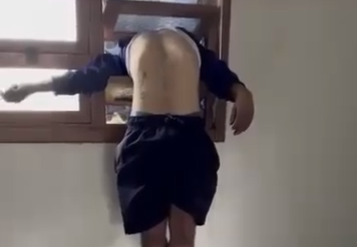 Man dies after getting stuck in church window during attempted break-in - Brazil