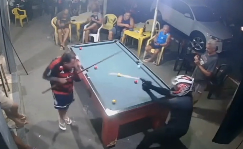 Gunman executes man inside pool hall in front of stunned witnesses - Mexico