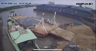 Five workers killed after barge explosion in Cartagena - Colombia