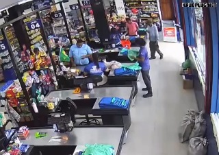 Metalworker shot dead inside a supermarket as police investigate the motive behind the killing - Brazil
