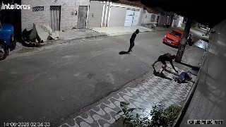 Man shot dead while sitting on a sidewalk just one day before his birthday - Brazil
