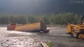 Worker dies after high-tension steel cable breaks during towing operation - Russia