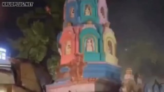 Worker killed after temple dome collapses during demolition and rolls onto the road - India